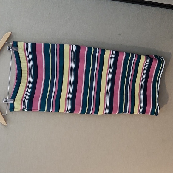 Maeve Pencil Skirt Size Medium - Picture 5 of 12